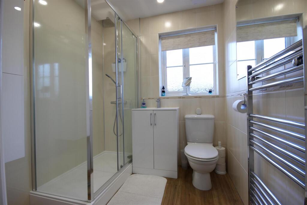 SHOWER ROOM/W.C.