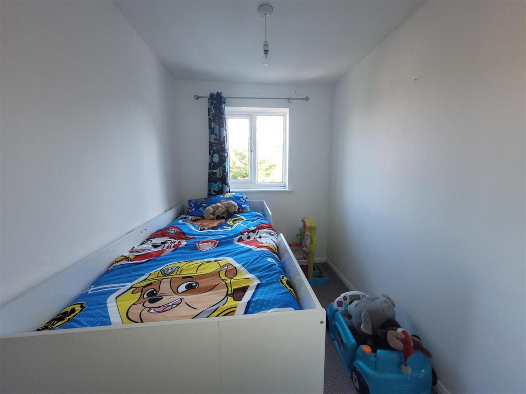 bed 2.jpg