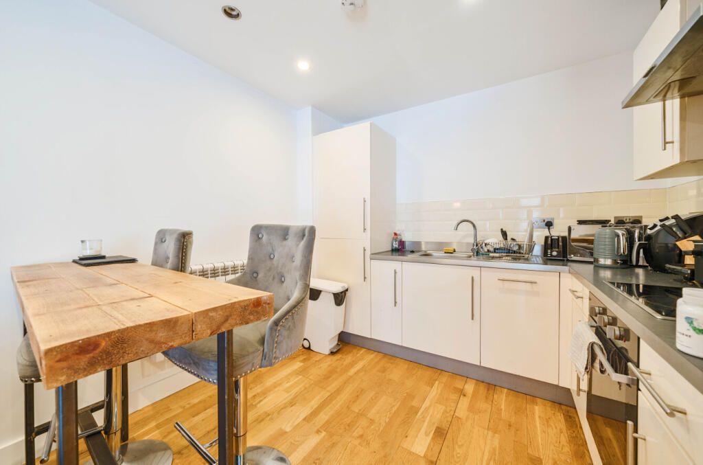 1309479-9-684c2b2...