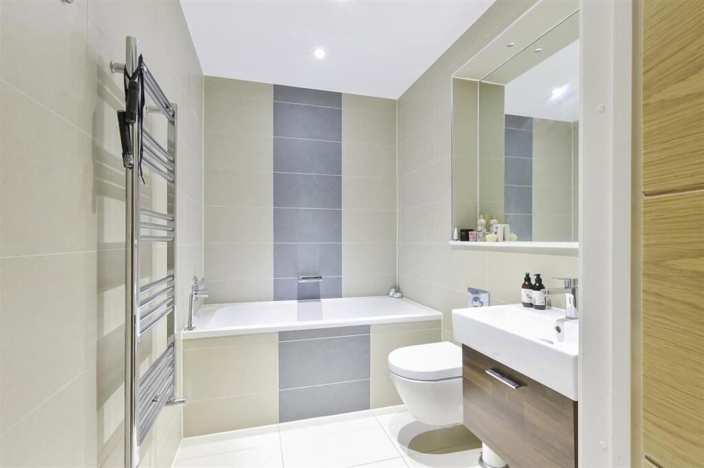 KINGSWOOD PARK, 7- (5).jpg