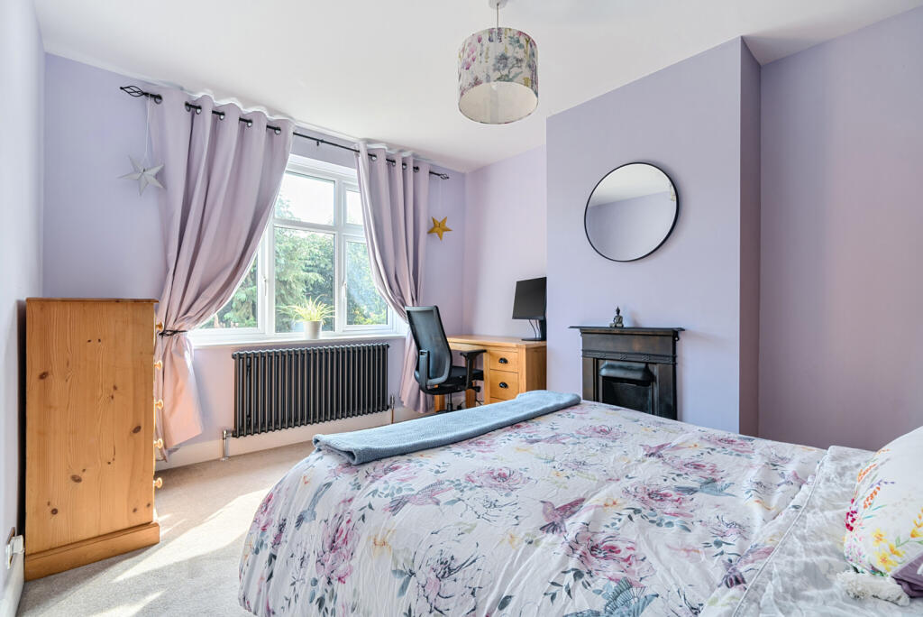 1333724-5-689a181...