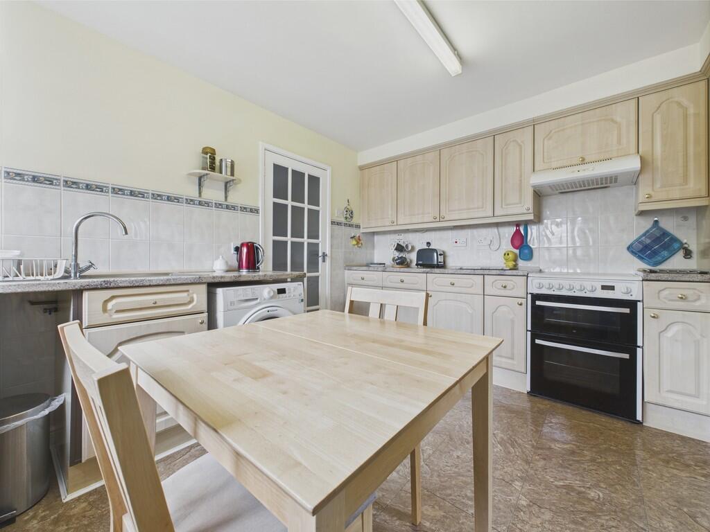 CAM04273G0-PR0129...