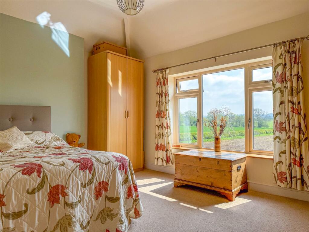 Robies Gorse Farmhouse - Image-40.jpg