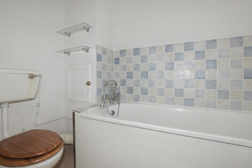 Flat 3, 36 Clanricarde Gardens, Notting Hill Gate, London, W2 4JW