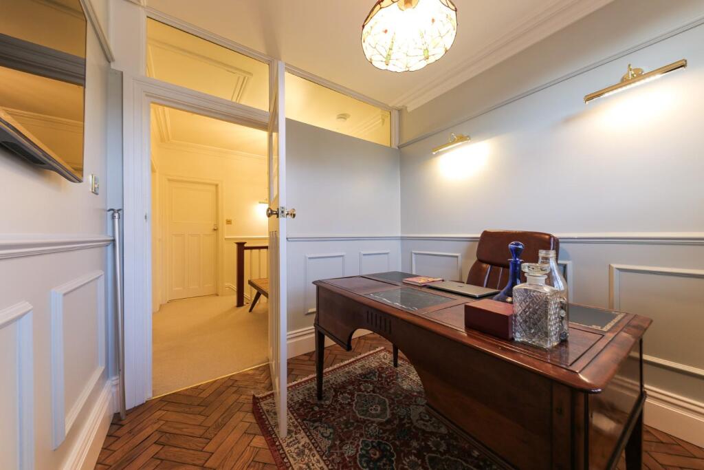 Study / Bedroom
