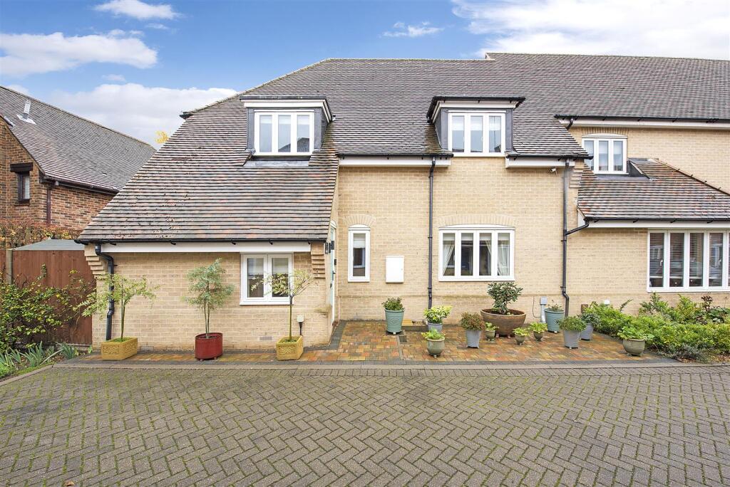 3 Haven Close ph02.jpg