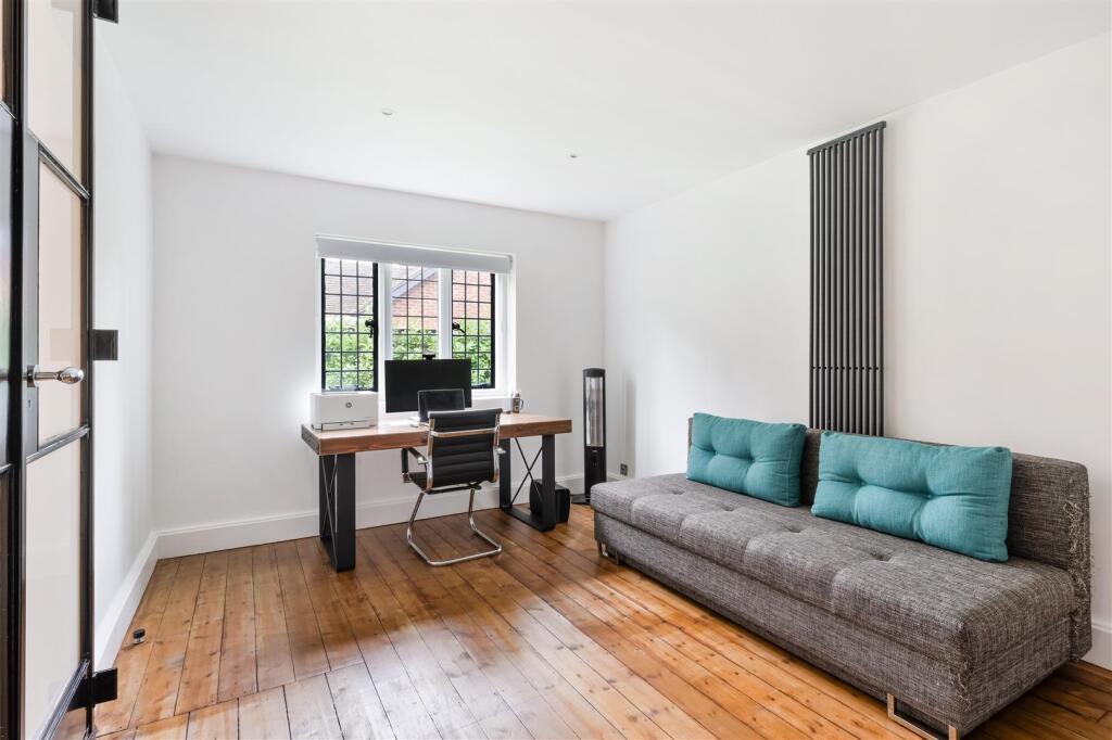 COLLEGE AVENUE (33).jpg