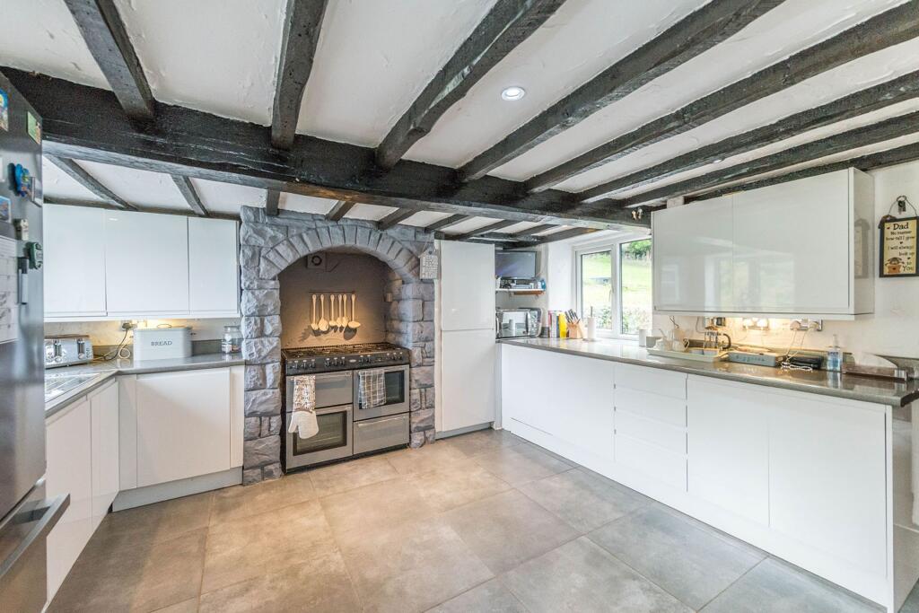 RECEPTION ROOMS AND KITCHEN