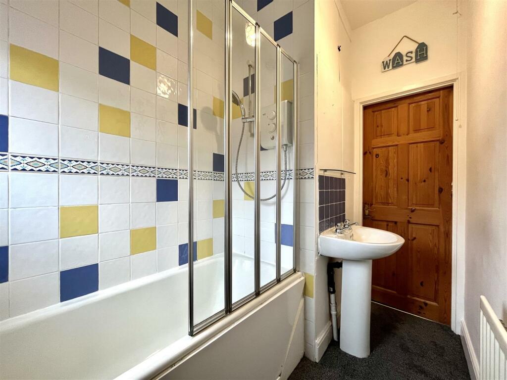Bathroom Aspect 2