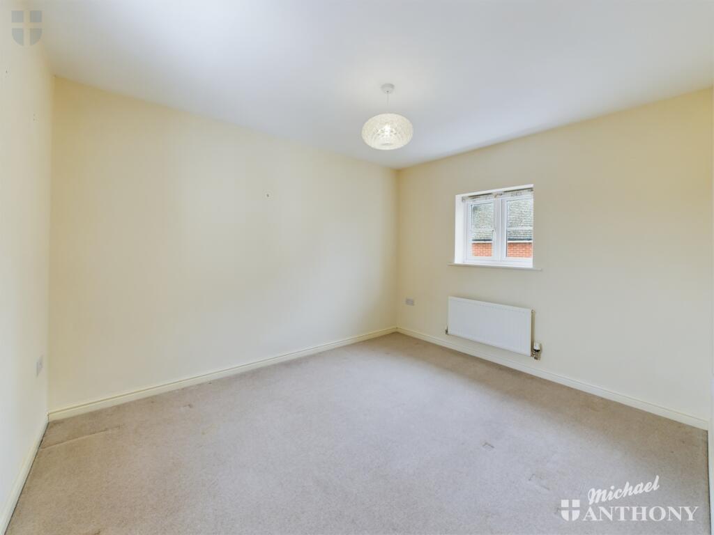 CAM03852G0-PR0204-STILL013