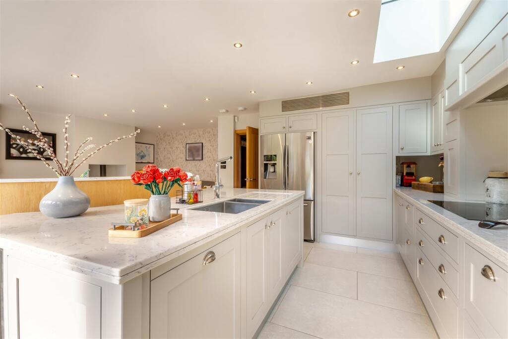 8666143-interior07.jpg