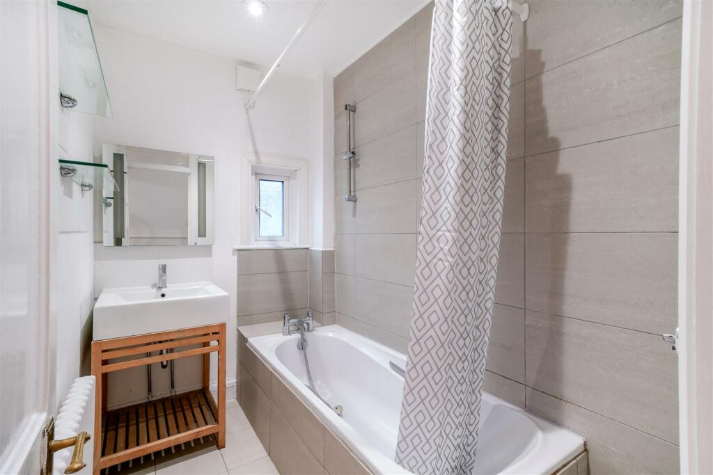 Family bathroom with window
