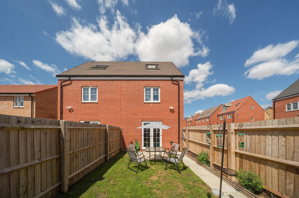 1315302-3-686d440...