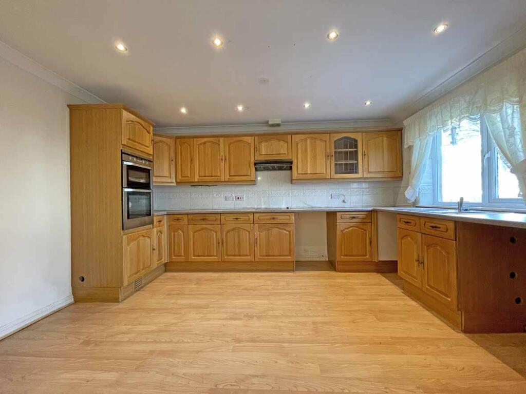 Medway Place 37 Kitchen Front.jpg