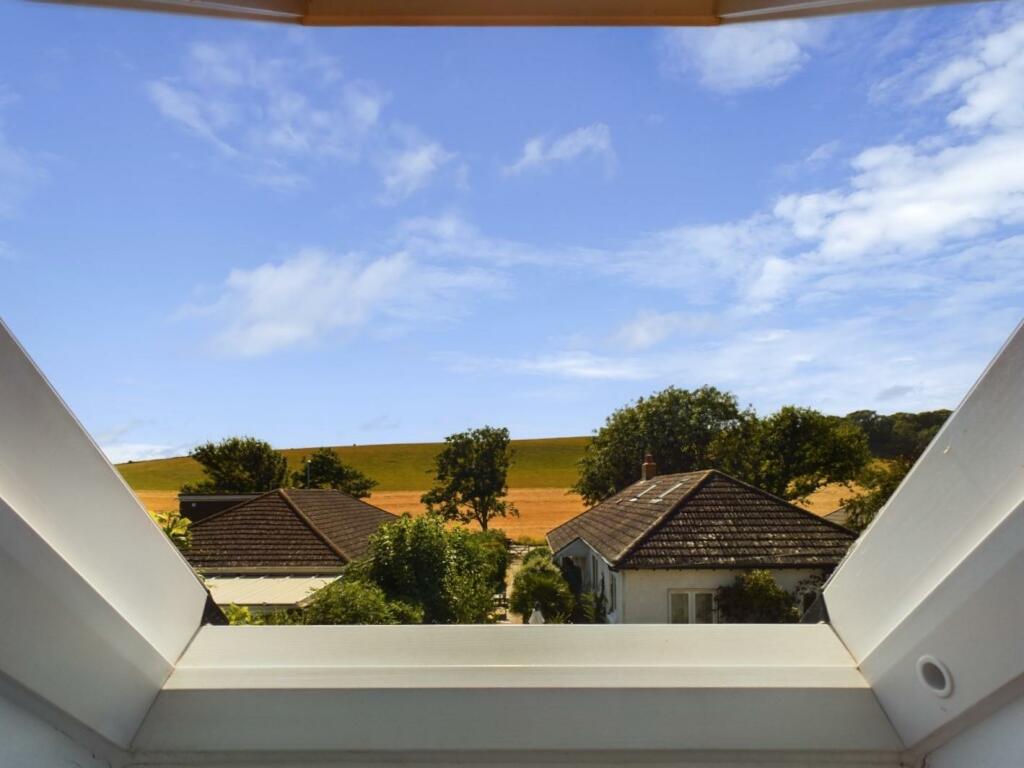 PR0317-STILL055.jpg