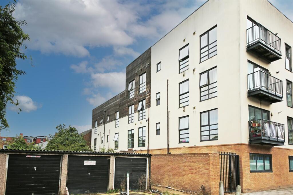 F3 5 Recovery Street SW17 external 1.jpg