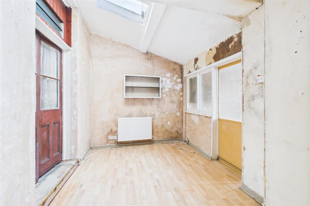 13 Wellington Avenue Montpelier, Bristol BS6 5HP |
