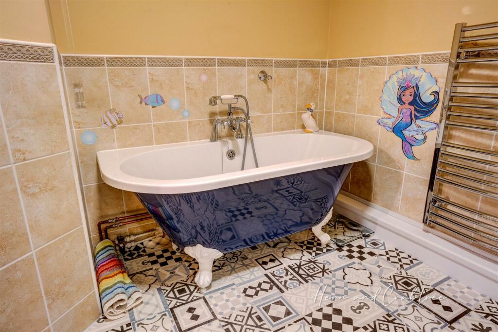 Birch Court, HernCrabtree (13).jpg