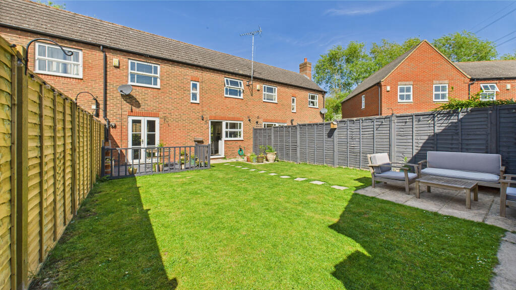 CAM04968G0-PR0034-STILL015