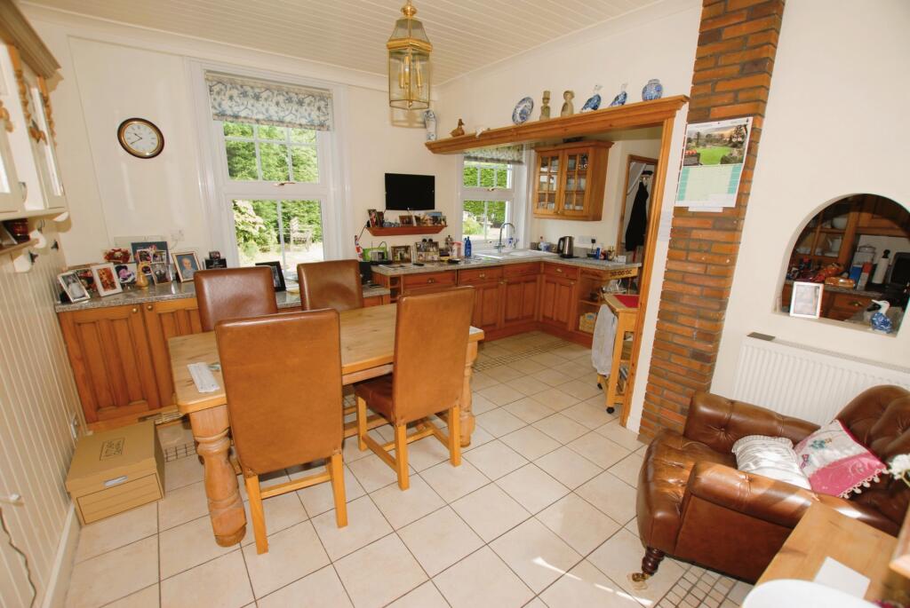 Kitchen/Breakfast rm