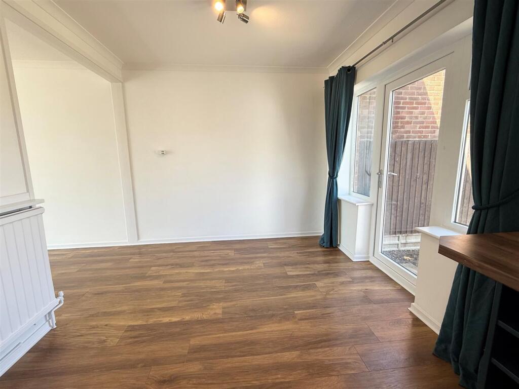 Dining Area.jpg