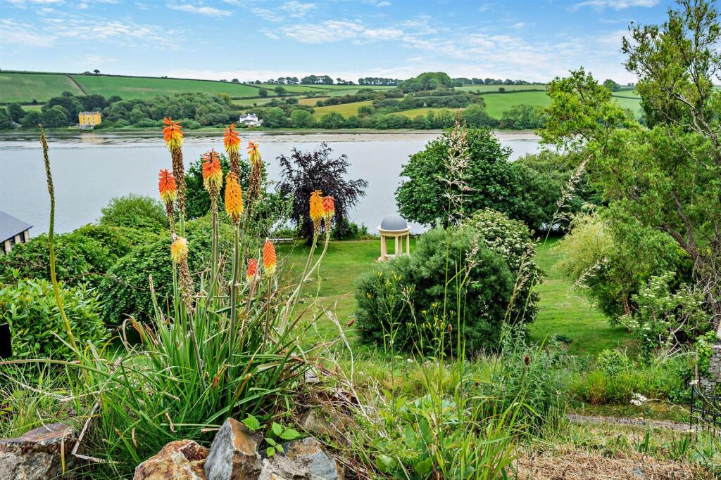 Gardens and river views