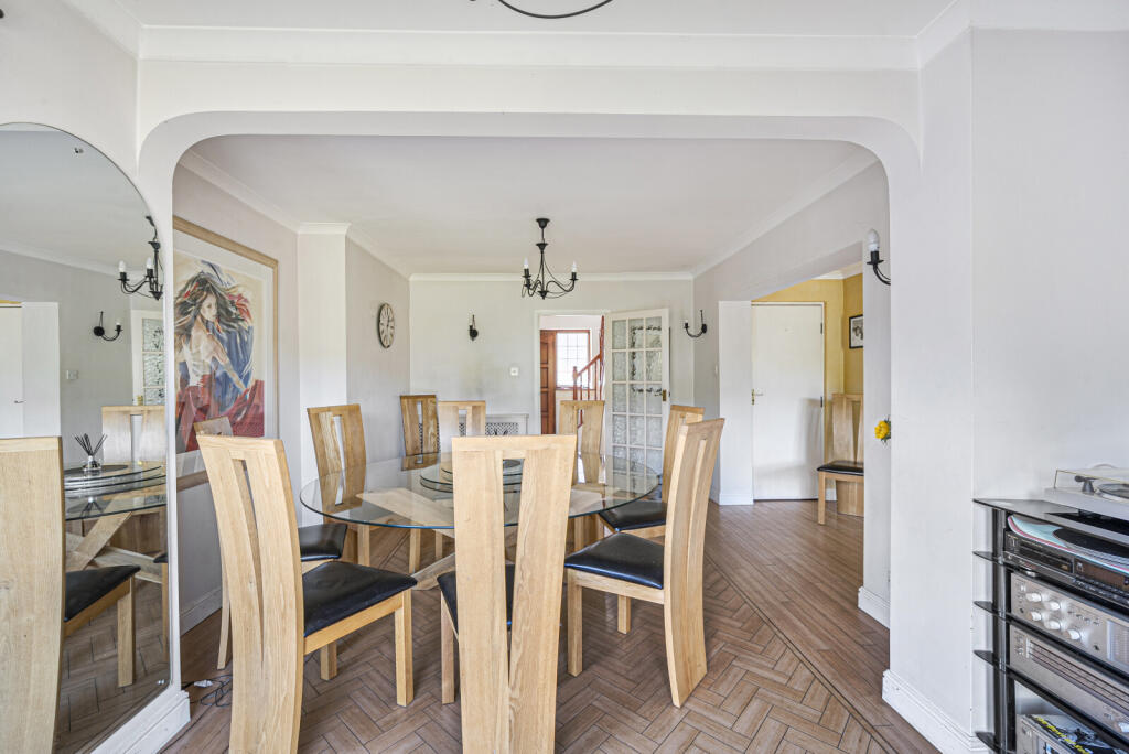 1348511-9-68bef32...