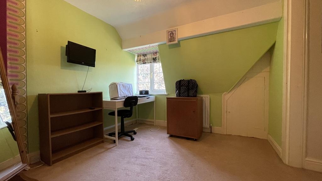 Bed 3.JPG