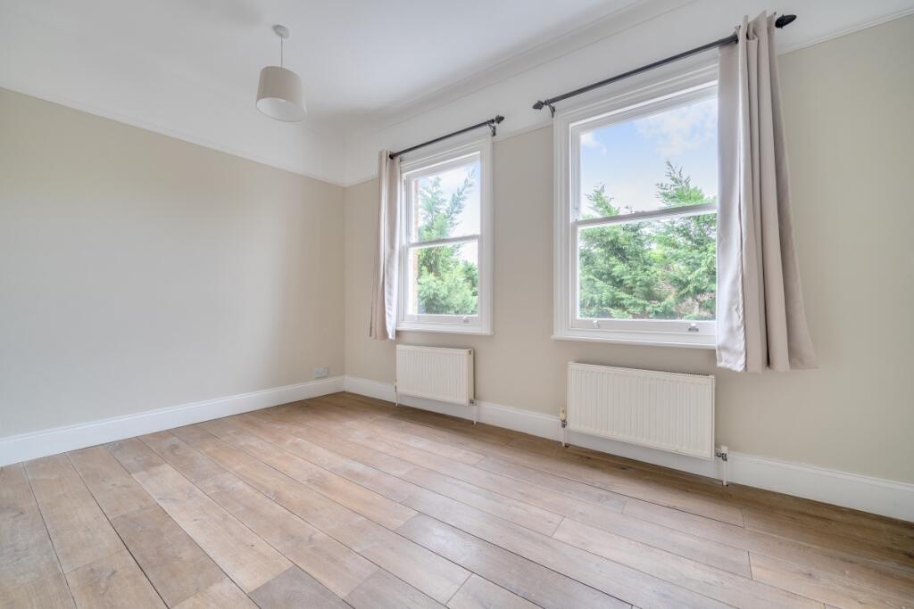 1370670-12-68f25b...