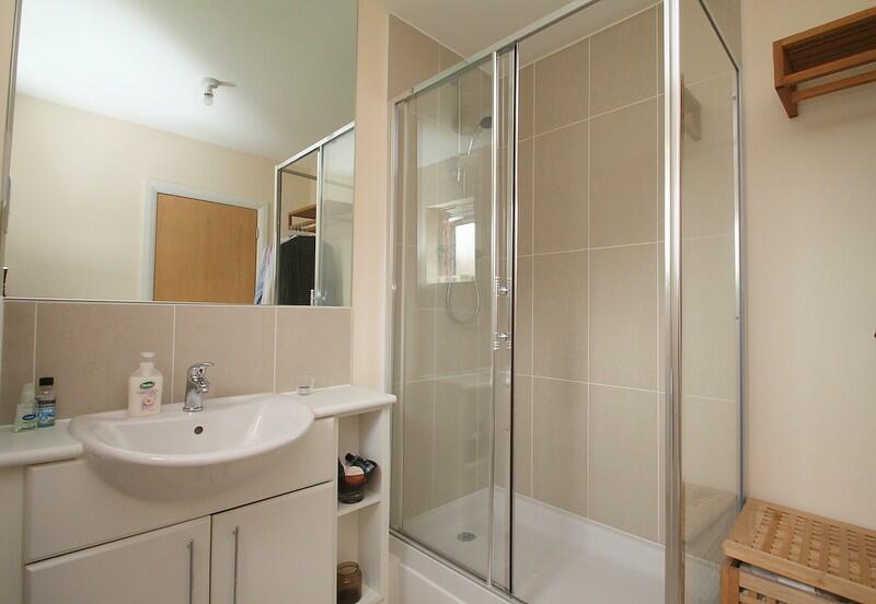 En-Suite To Bed 2