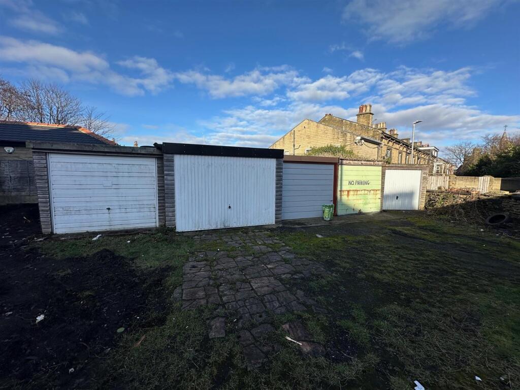 Garage 3.jpg