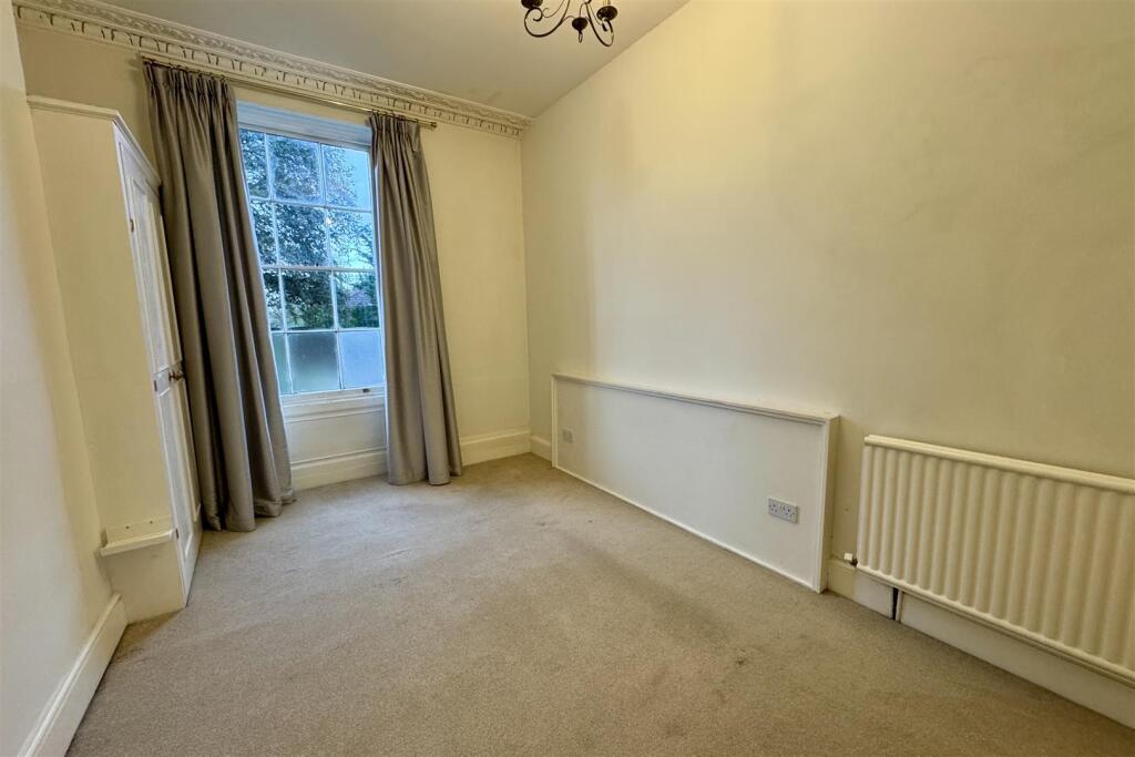 85 Montpellier Villas - Bedroom