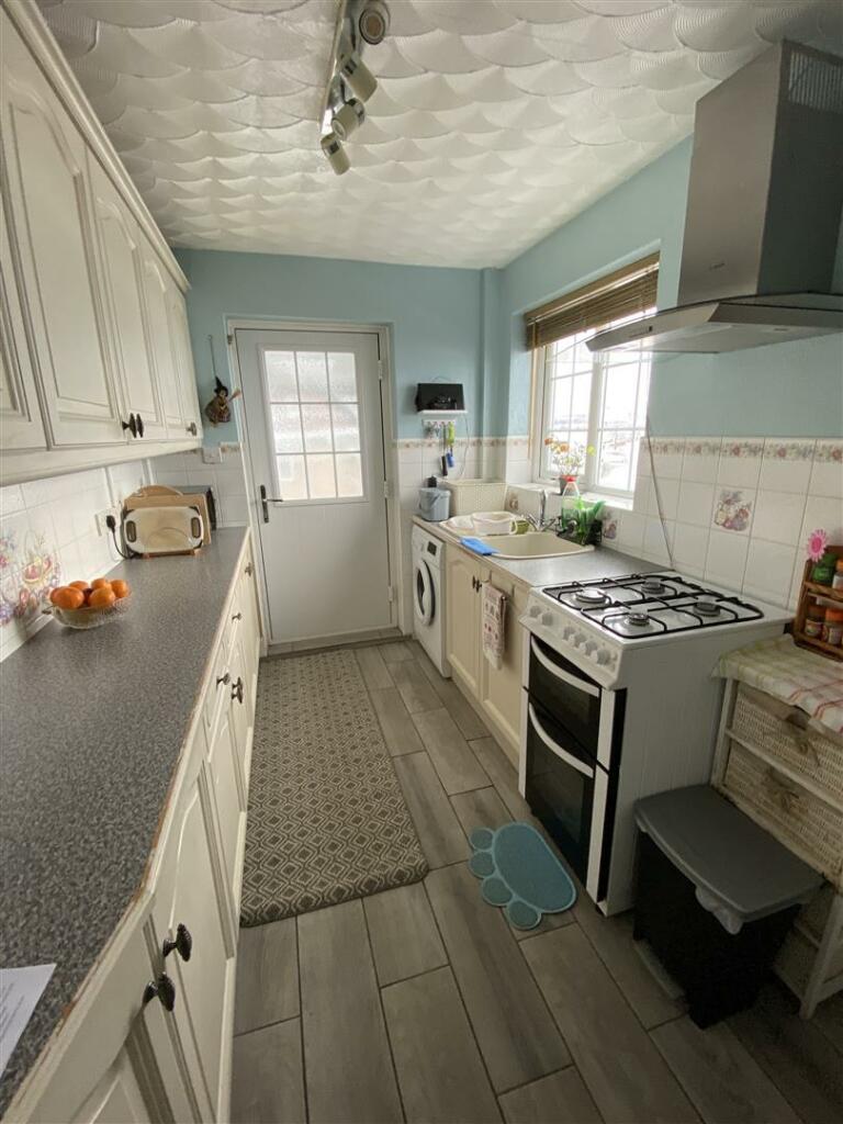 Kitchen: