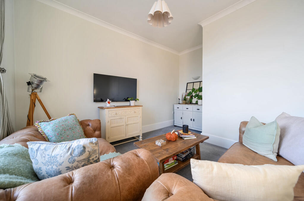 1372151-17-68fb41...