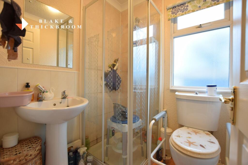 EN SUITE SHOWER ROOM