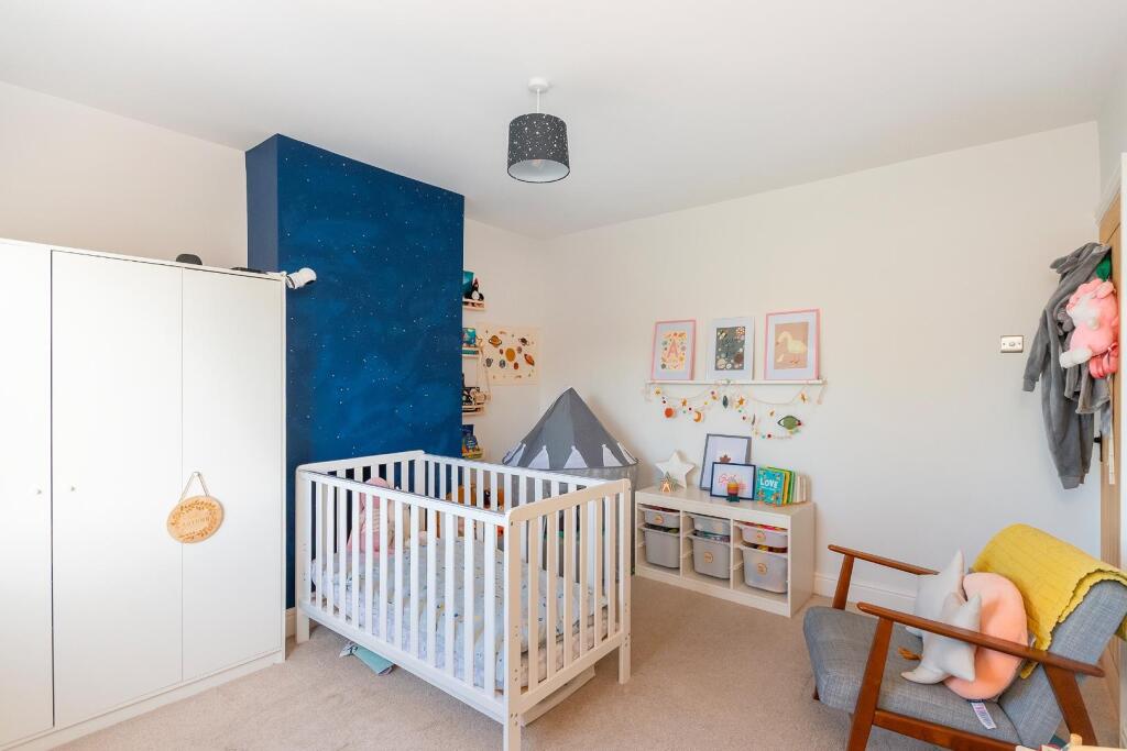 2H0S6HN - Bedroom A.jpg