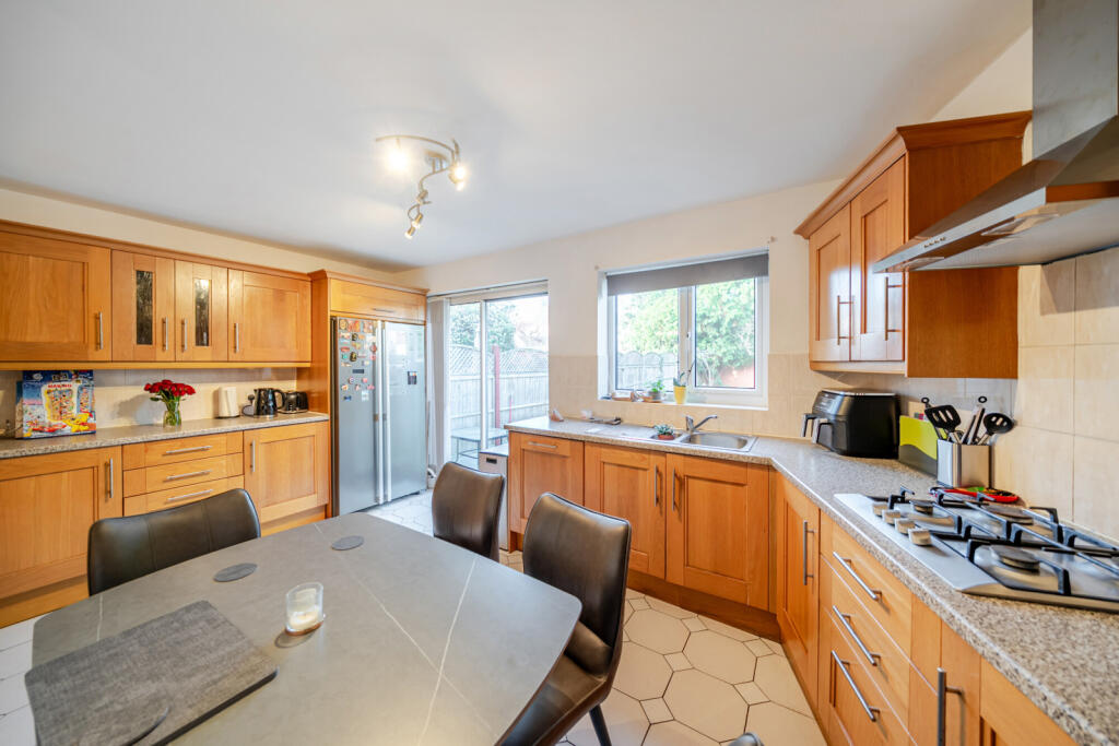 1383650-8-693d4bb...