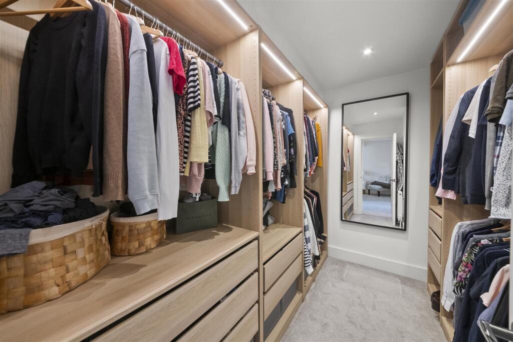 Walk in wardrobe