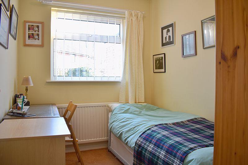 Bedroom 3/Study