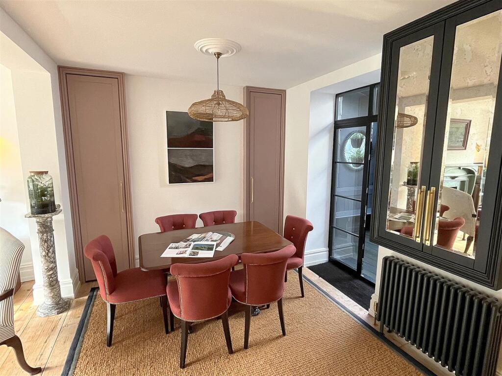 Dining Room.jpg