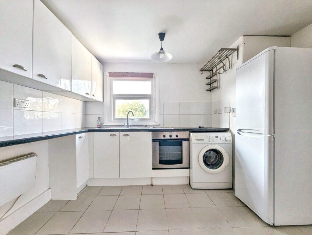 Vancouver Road - Kitchen