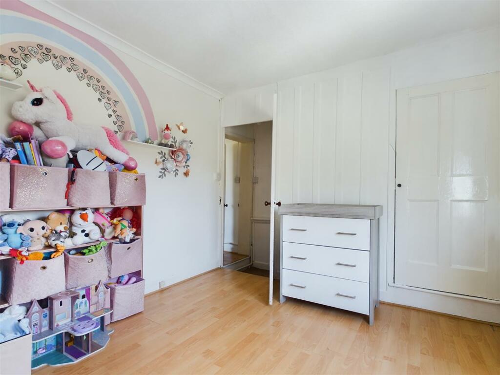 Bedroom 2 Pic 4.jpg