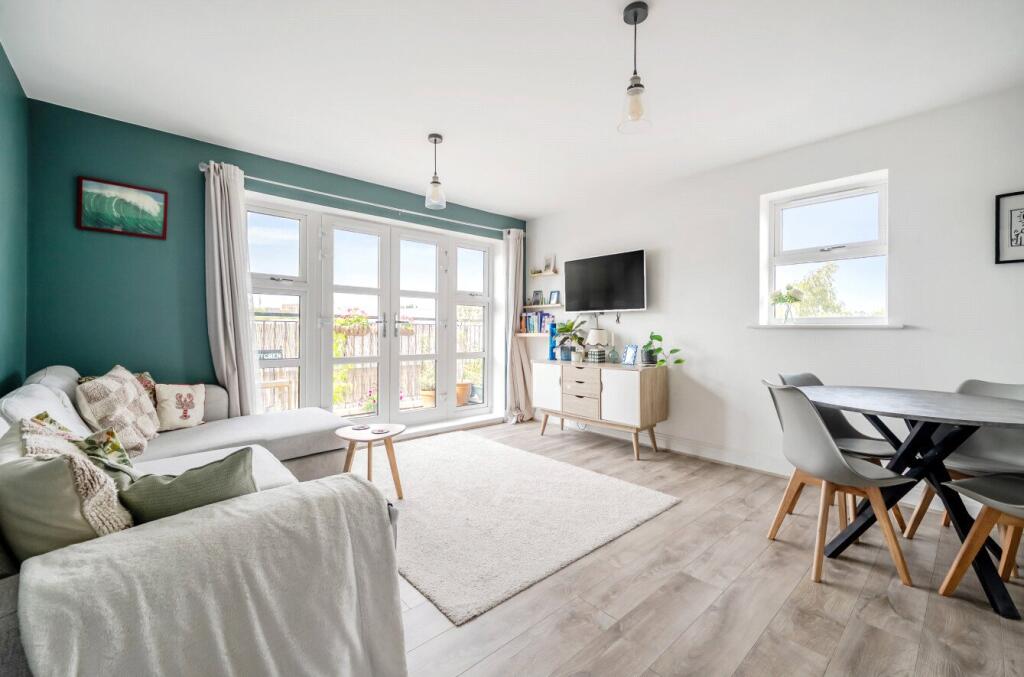 1335403-7-6894ae0...