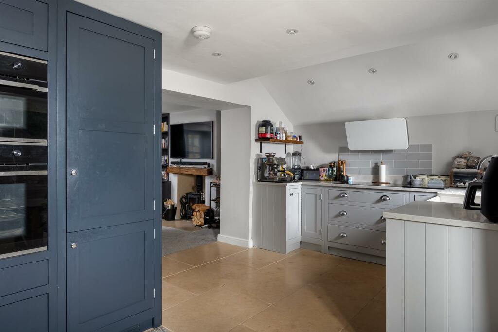 13 - 23 Querns Lane - GL7 1RL - Web.jpg