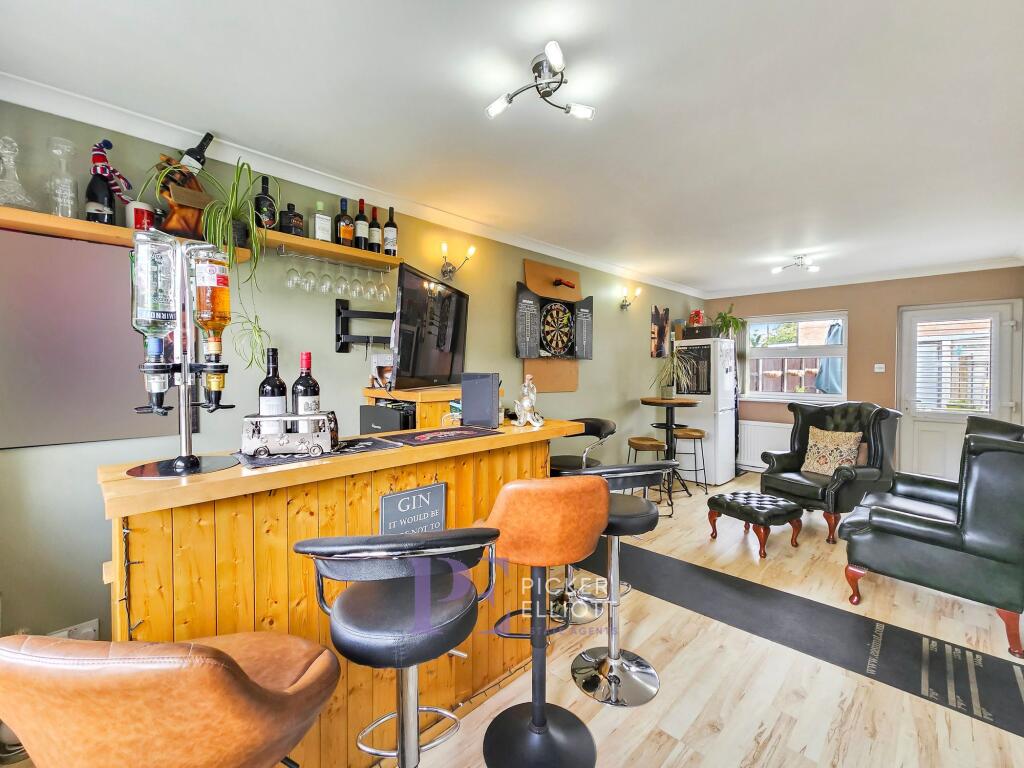 Sitting Room and bar