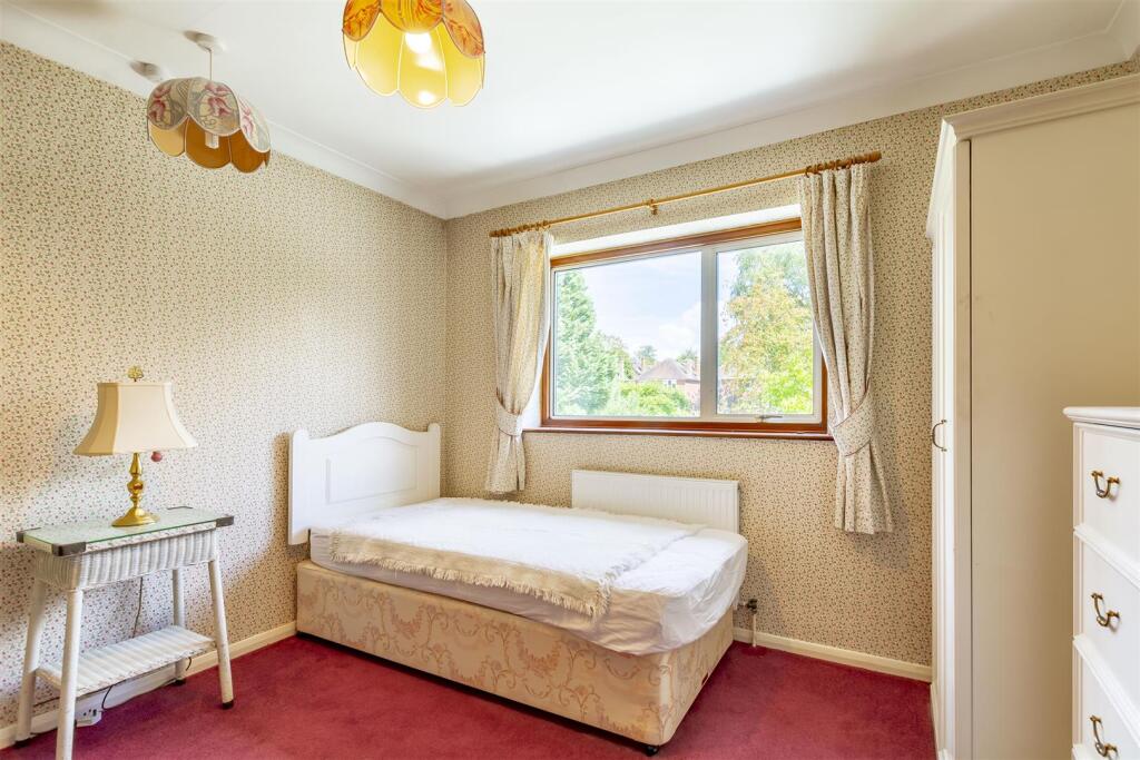 Bed 2 (2)-HDR copy.jpg