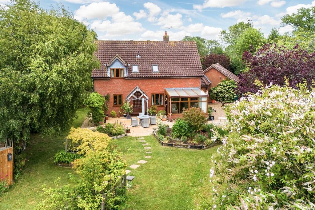 1440px-Hedgehogs-...