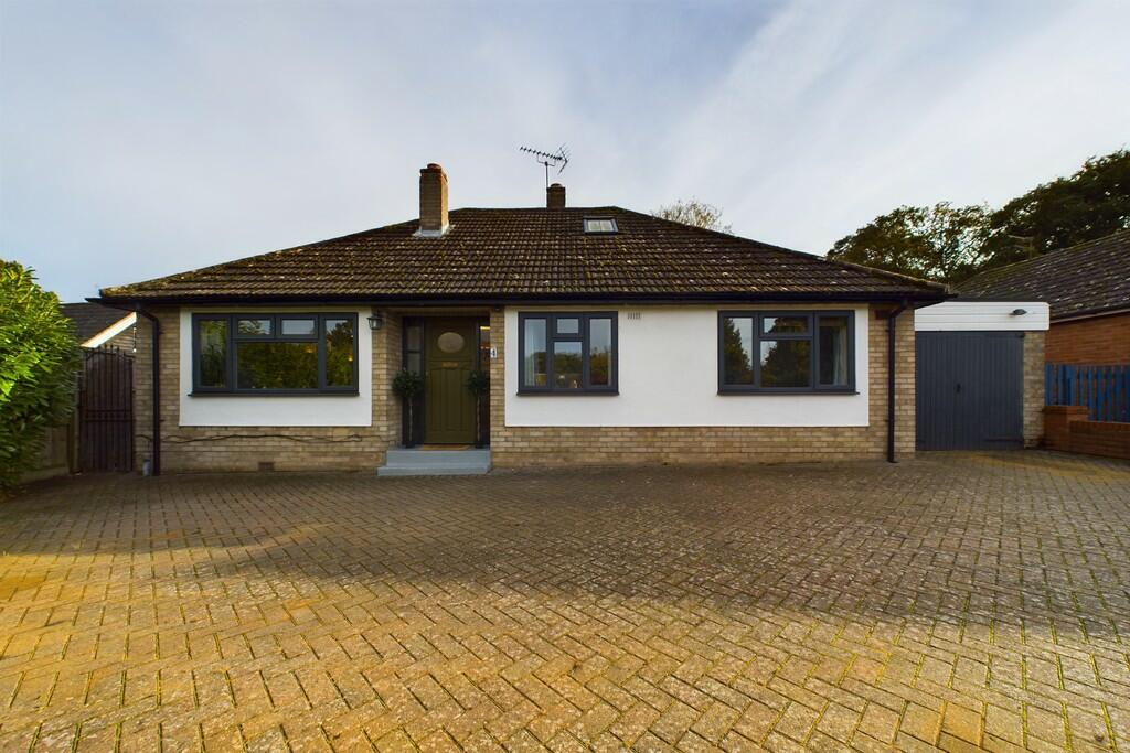 CAM01689G0-PR0428...