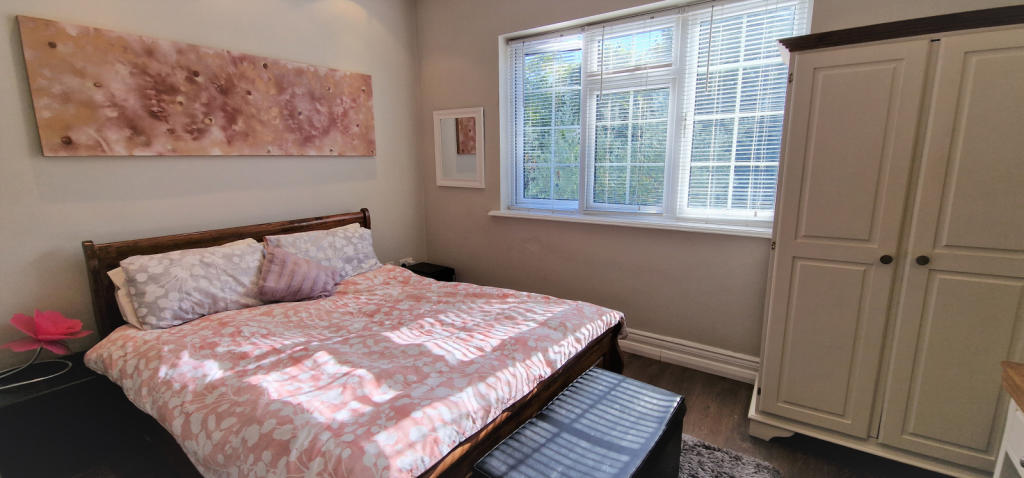 REAR BEDROOM (3)