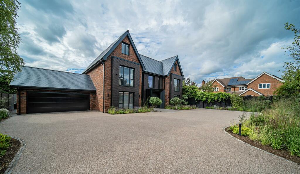 Benson Bunch - 2 Sandringham Close, Bowdon_-5.jpg